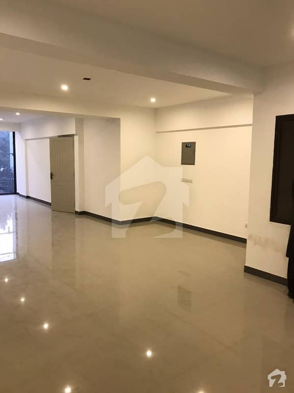 Fresh Office Booking Available In Bukhari Commercial Phase 6 Next To Corner With Lift Stand By Generator 1050 1050 Sqft
 1st Floor 25000 Per Sqft 2nd Floor 25000 3rd Floor 24000 And 4th Floor 23000 Per Sqft  
 25% Down Payment 
15% On Digging Remaining