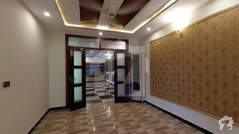Centrally Located House Available In Iqbal Avenue For Rent