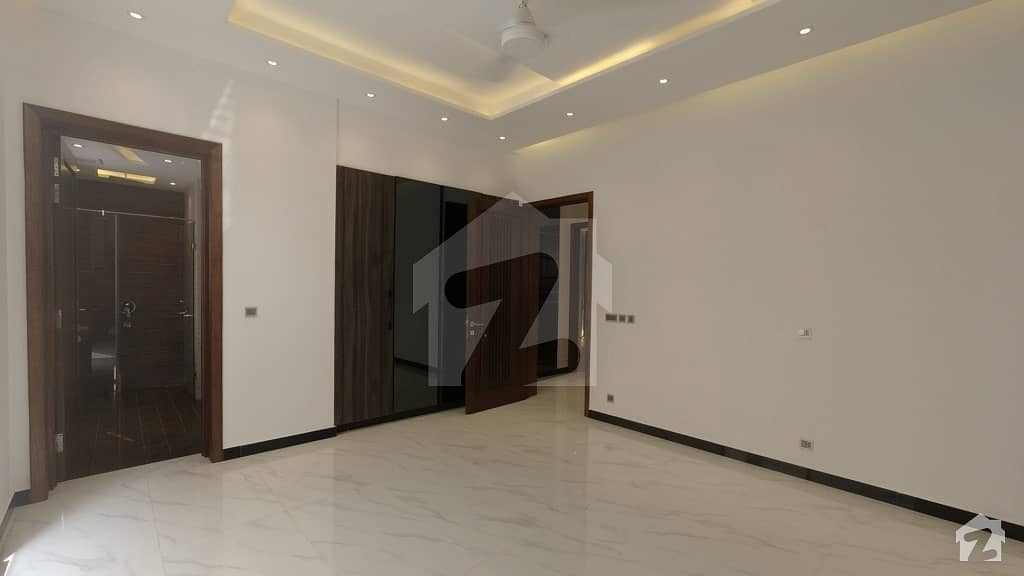 1 Kanal House In Stunning DHA Defence Is Available For Sale