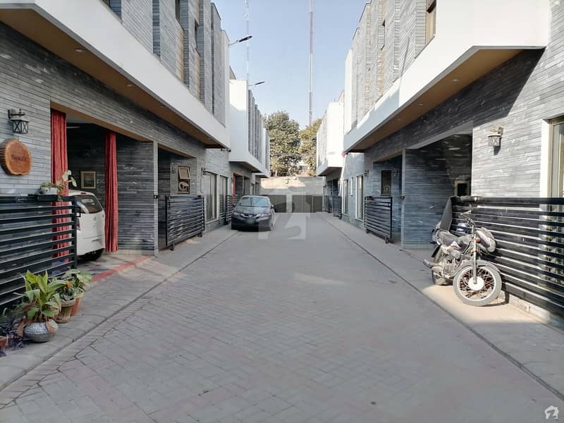 علامہ اقبال ٹاؤن ۔ کریم بلاک علامہ اقبال ٹاؤن لاہور میں 5 کمروں کا 5 مرلہ مکان 1.7 کروڑ میں برائے فروخت۔