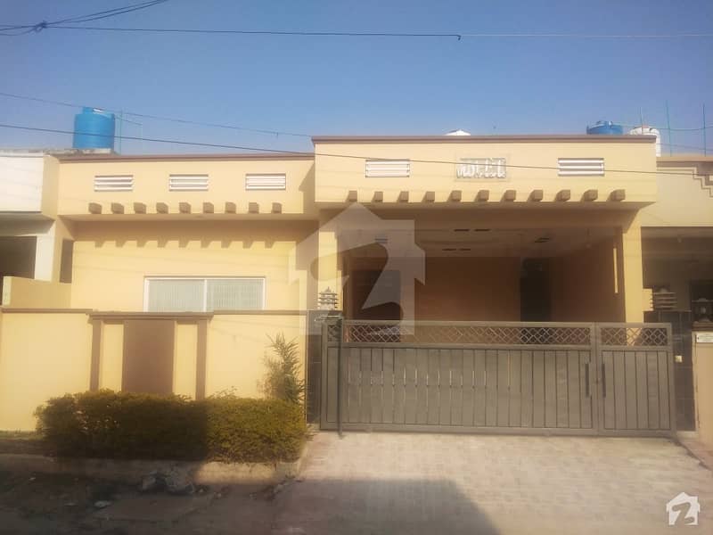 Well-placed 10 Marla House For Sale In Gulshan Abad