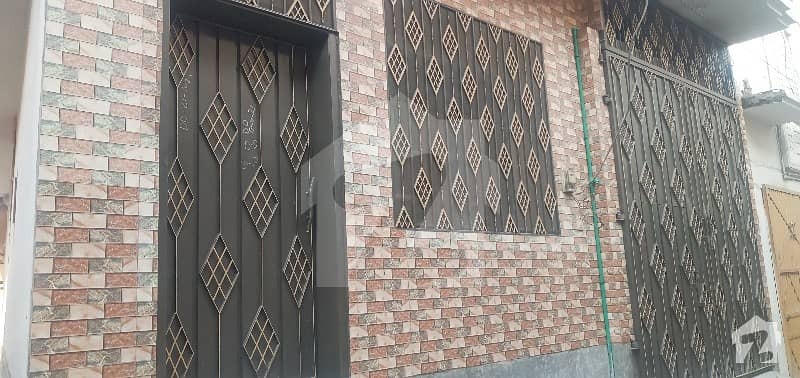 فقیر آباد زریاب کالونی پشاور میں 6 کمروں کا 4 مرلہ مکان 1.6 کروڑ میں برائے فروخت۔