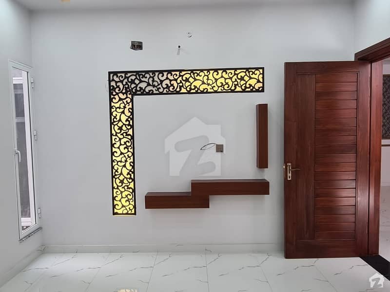 ماڈل سٹی ون کینال روڈ فیصل آباد میں 3 کمروں کا 5 مرلہ مکان 52 ہزار میں کرایہ پر دستیاب ہے۔