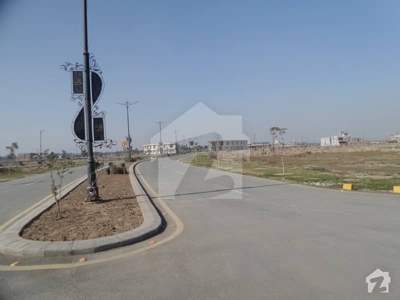 Get This Prominently Located Residential Plot For Great Price In Faisalabad
