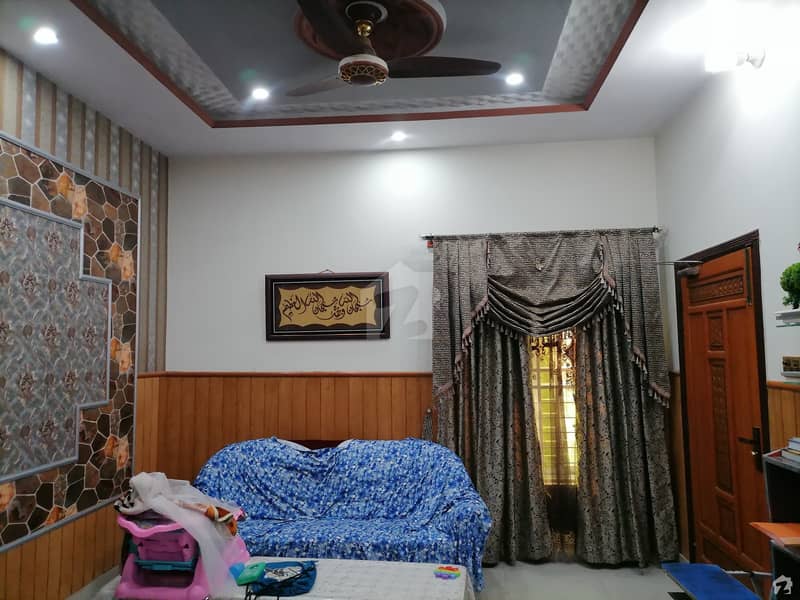شاہ محمد کالونی سرگودھا میں 4 کمروں کا 6 مرلہ مکان 1.8 کروڑ میں برائے فروخت۔