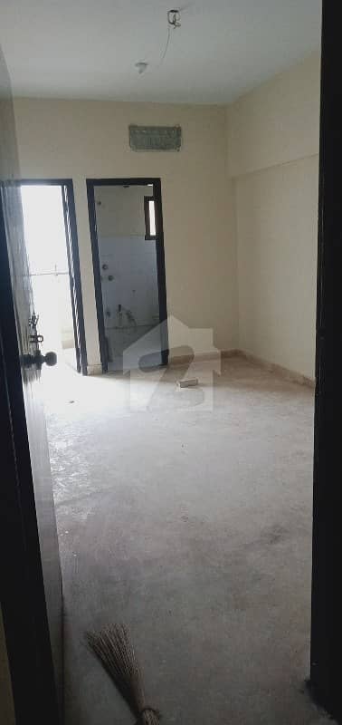 Flat For Sale 2 Bed Dd At Main Zamzama Commercial 3rd Floor