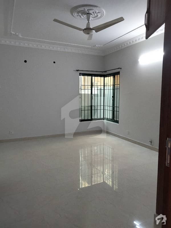 G-13 Single Room Available For Rent Near Market And Main Double Road Easy Access To Kashmir Ideal Location