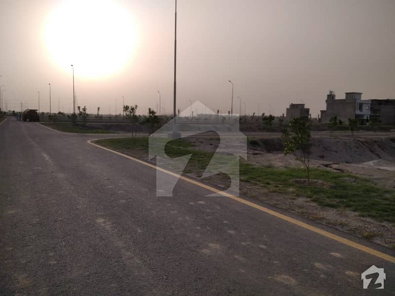 Platinum 10 Marla  Economical Price Plot Park view city Lahore