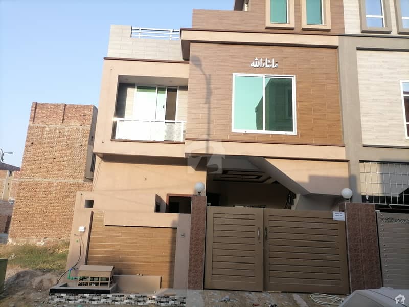 سہگل سٹی سمندری روڈ فیصل آباد میں 3 کمروں کا 3 مرلہ مکان 34 ہزار میں کرایہ پر دستیاب ہے۔