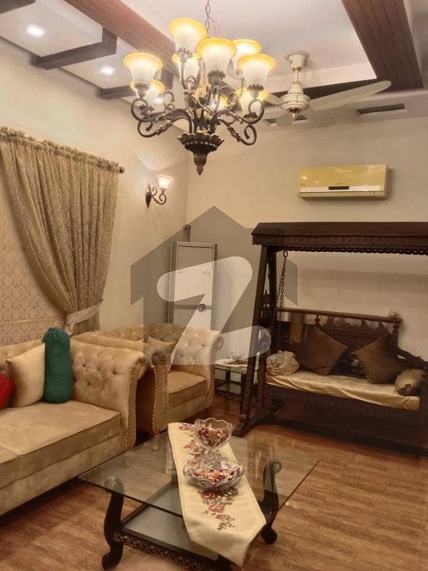 ڈی ایچ اے فیز 5 ڈیفنس (ڈی ایچ اے) لاہور میں 4 کمروں کا 10 مرلہ مکان 4.2 کروڑ میں برائے فروخت۔