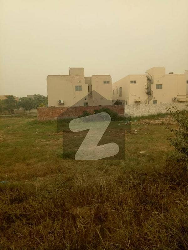 ڈی ایچ اے فیز 5 - بلاک بی فیز 5 ڈیفنس (ڈی ایچ اے) لاہور میں 1 کنال رہائشی پلاٹ 4.05 کروڑ میں برائے فروخت۔
