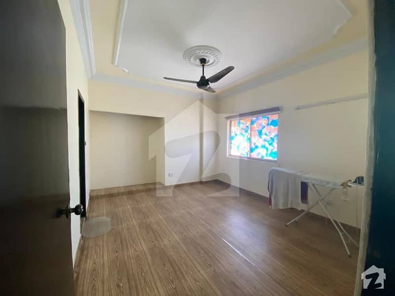 In Clifton 1800 Square Feet Flat For Rent Clifton, Karachi ID34720947