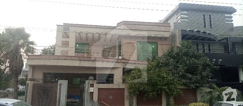 ویلینشیاء ۔ بلاک ایم ویلینشیاء ہاؤسنگ سوسائٹی لاہور میں 6 کمروں کا 15 مرلہ مکان 3.5 کروڑ میں برائے فروخت۔