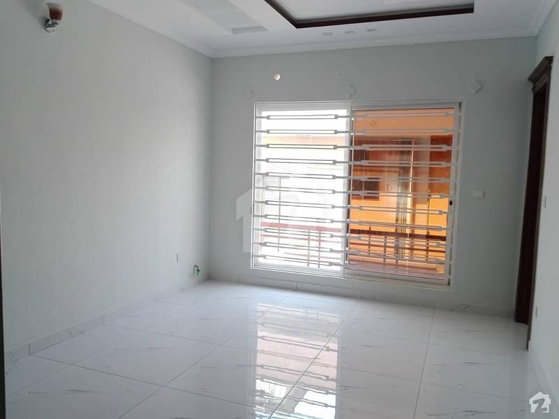 20 Marla Upper Portion Ideally Situated In D-12