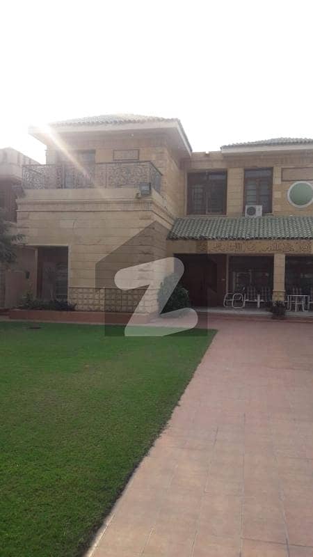 کلفٹن ۔ بلاک 7 کلفٹن کراچی میں 5 کمروں کا 2 کنال مکان 28 کروڑ میں برائے فروخت۔