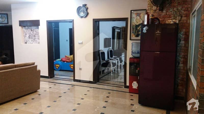 چک شہزاد اسلام آباد میں 7 کمروں کا 8 مرلہ مکان 3 کروڑ میں برائے فروخت۔