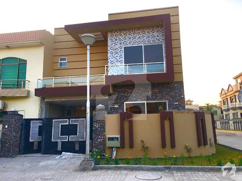 Bahria Town Brand New 10 Marla Corner House For Sale