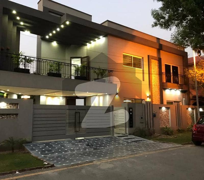 10 Marla Luxury House For Sale In Your Price Budget In Bahria Town Lahore