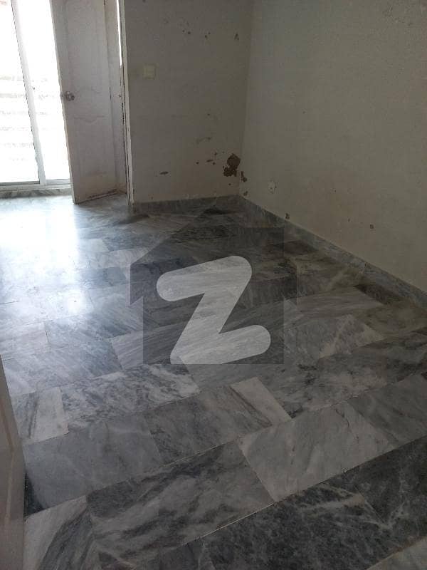 D-17 400 Square Feet Flat Up For Rent