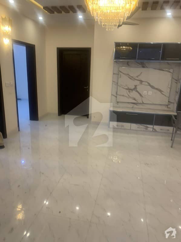 4500 Square Feet Upper Portion In Paragon City - Mounds Block For Rent