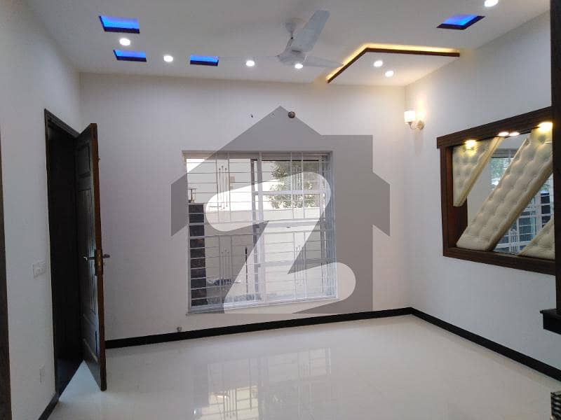 VIP Location House Available In Bahria Town Lahore