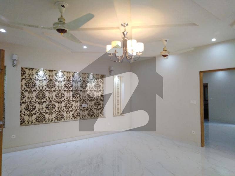 بحریہ ٹاؤن - ٹیپو سلطان بلاک بحریہ ٹاؤن ۔ سیکٹر ایف بحریہ ٹاؤن لاہور میں 5 کمروں کا 10 مرلہ مکان 2.5 کروڑ میں برائے فروخت۔