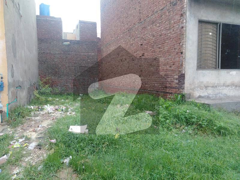 Plot Sale On 40 Feet Road In Sher Shah Colony