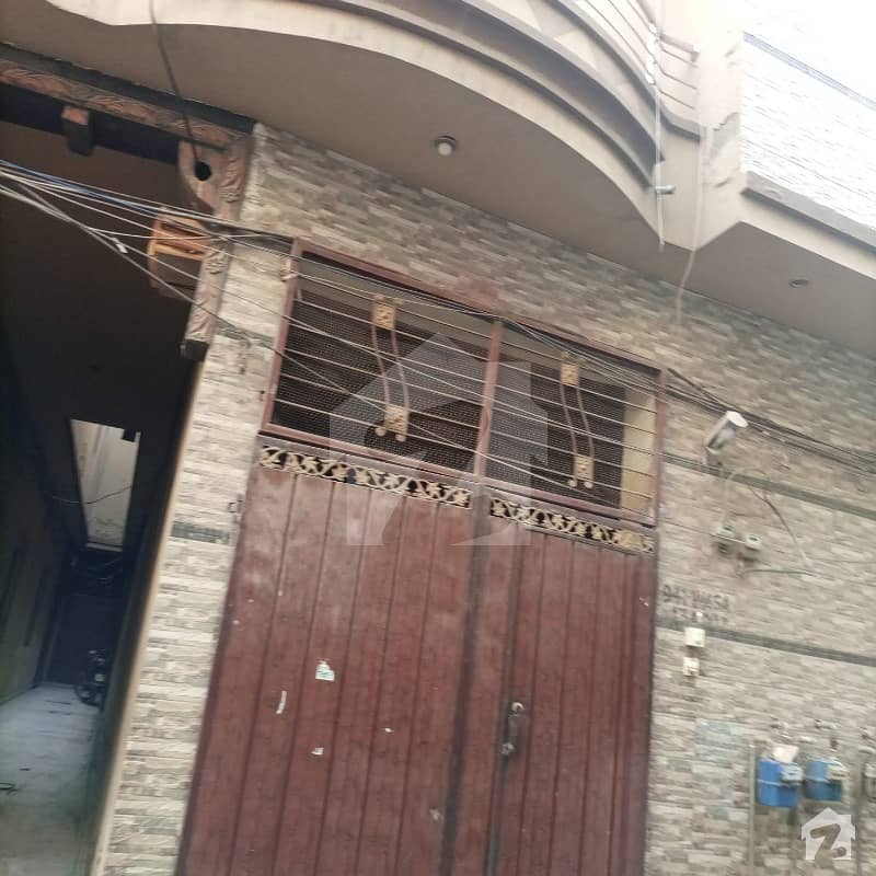 اچھرہ لاہور میں 4 کمروں کا 3 مرلہ مکان 65 لاکھ میں برائے فروخت۔