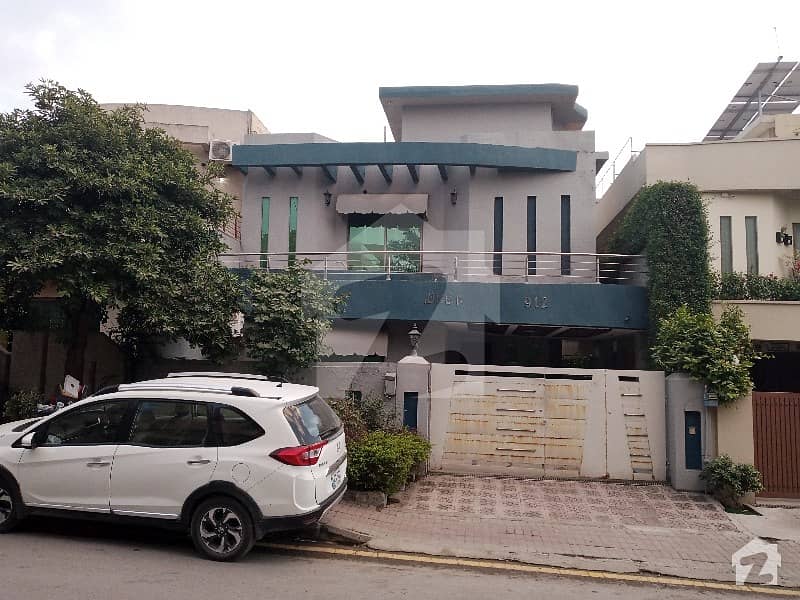 10 Marla House Available For Sale In Bahria Town Phase 2