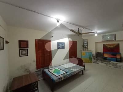 انارکلی لاہور میں 7 کمروں کا 3 مرلہ مکان 2 کروڑ میں برائے فروخت۔