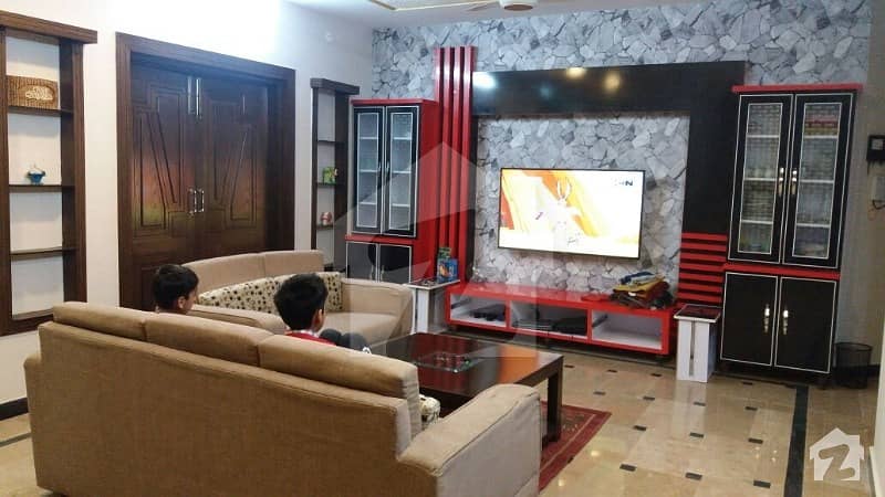 چک شہزاد اسلام آباد میں 7 کمروں کا 7 مرلہ مکان 2.75 کروڑ میں برائے فروخت۔