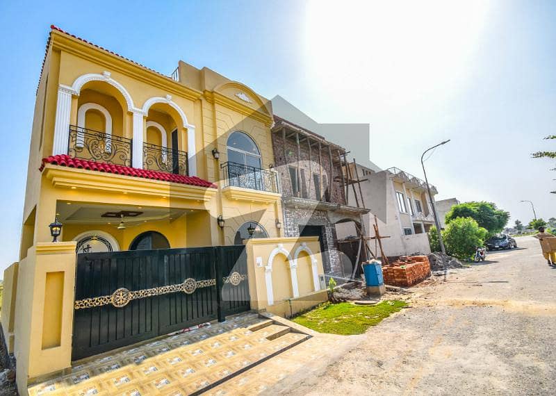 ULTRA MODERN 5 MARLA HOUSE FOR SALE IN DHA 9 TOWN