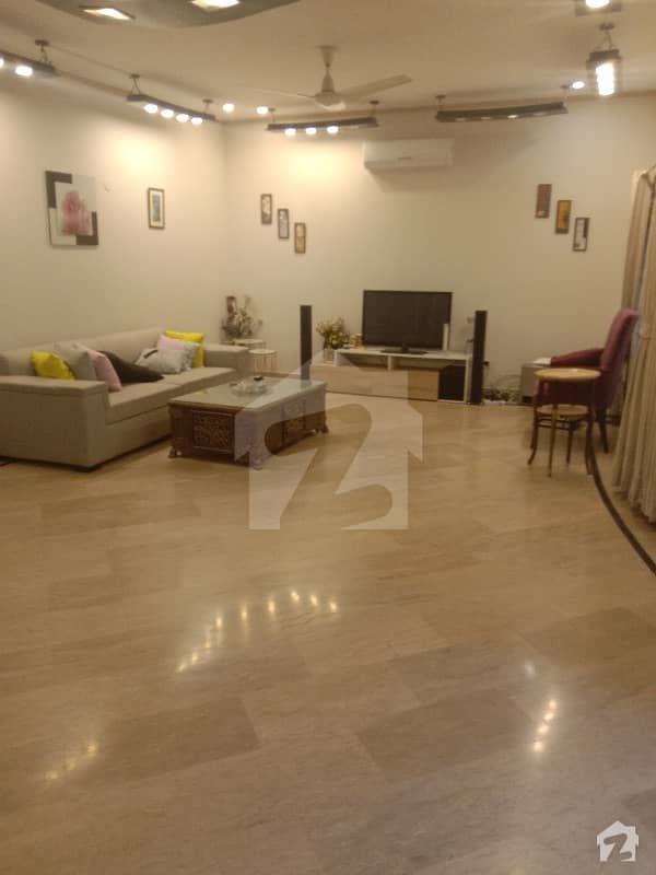 8 Marla Commercial Flat For Rent Paragon City