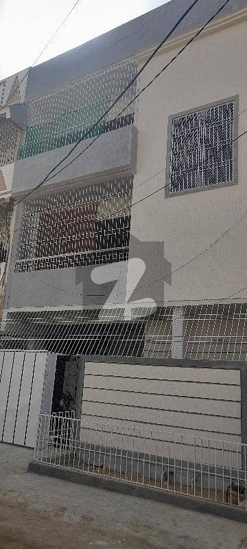 شادمان ٹاؤن - سیکٹر 14 / اے شادمان نارتھ ناظم آباد کراچی میں 4 کمروں کا 5 مرلہ مکان 2 کروڑ میں برائے فروخت۔