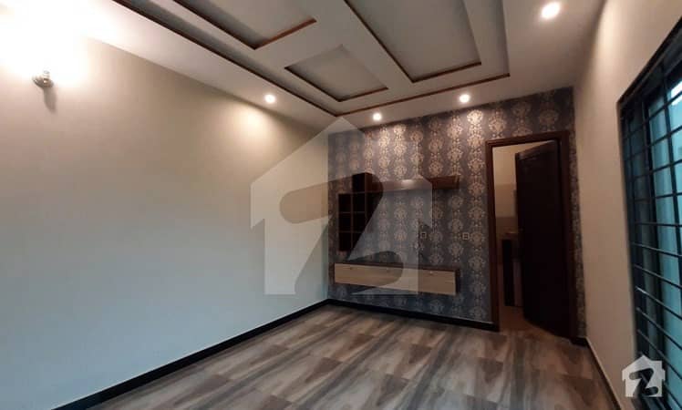 ایڈن کینال ولاز ایڈن لاہور میں 5 کمروں کا 15 مرلہ مکان 3 کروڑ میں برائے فروخت۔