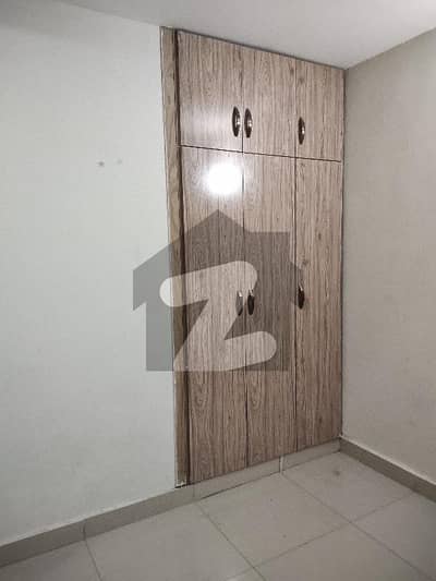 3 Bedroom Non Furnished Appartment Available For Rent