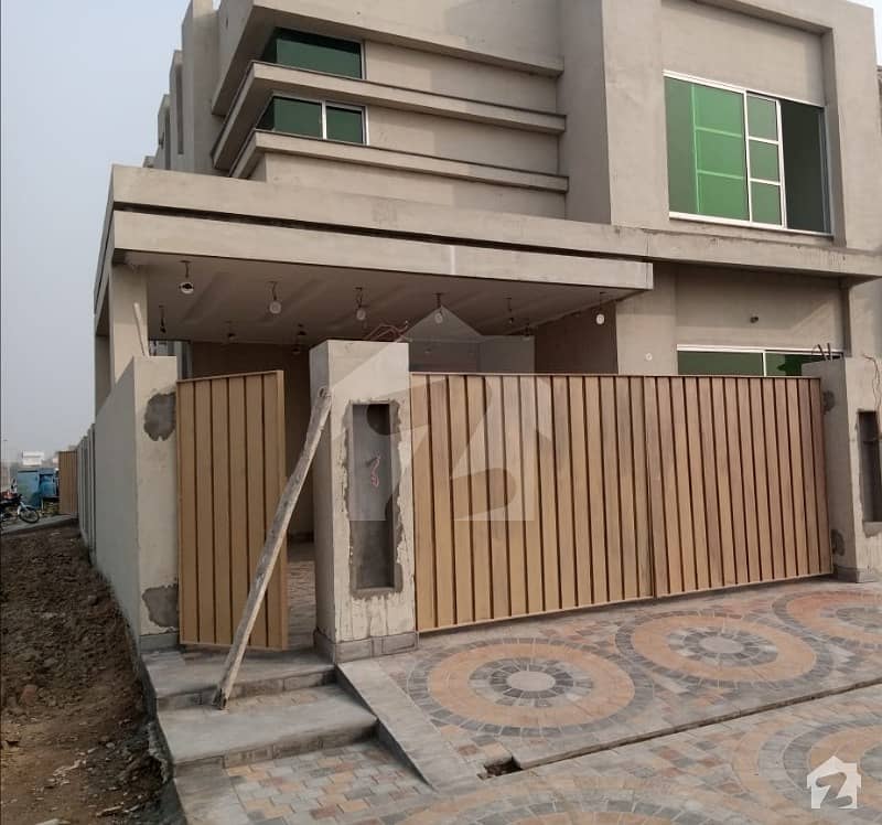 2250 Square Feet House In Bankers Avenue Cooperative Housing Society Is Best Option