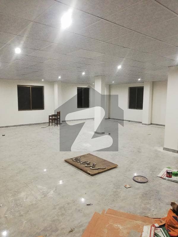 Commercial Hall On Mall Road Mall Road, Lahore ID34789003