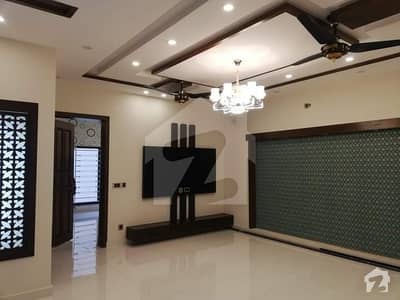 10 Marla House For Sale In Reasonable Price At Very Hot Location