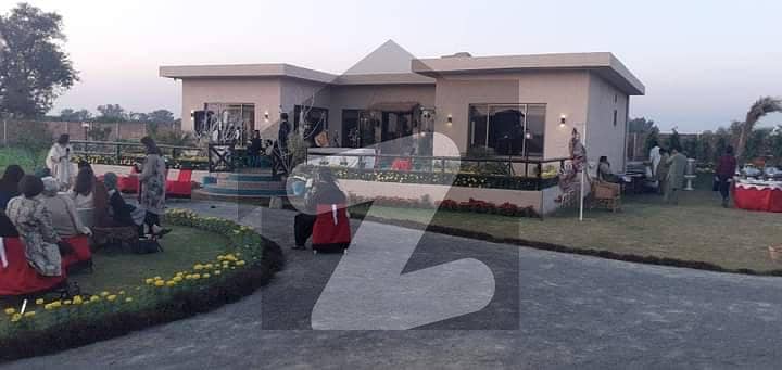 برکی روڈ کینٹ لاہور میں 3 کمروں کا 4 کنال فارم ہاؤس 2.3 کروڑ میں برائے فروخت۔