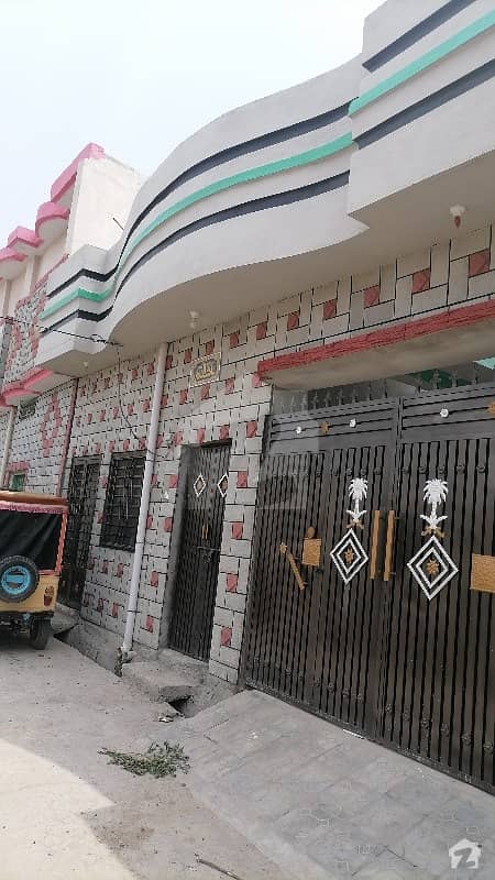 چک شاہ محمد ہری پور میں 5 کمروں کا 7 مرلہ مکان 68 لاکھ میں برائے فروخت۔