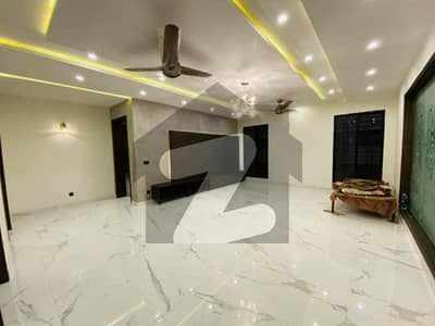 1 Kanal Designer House Available For Sale