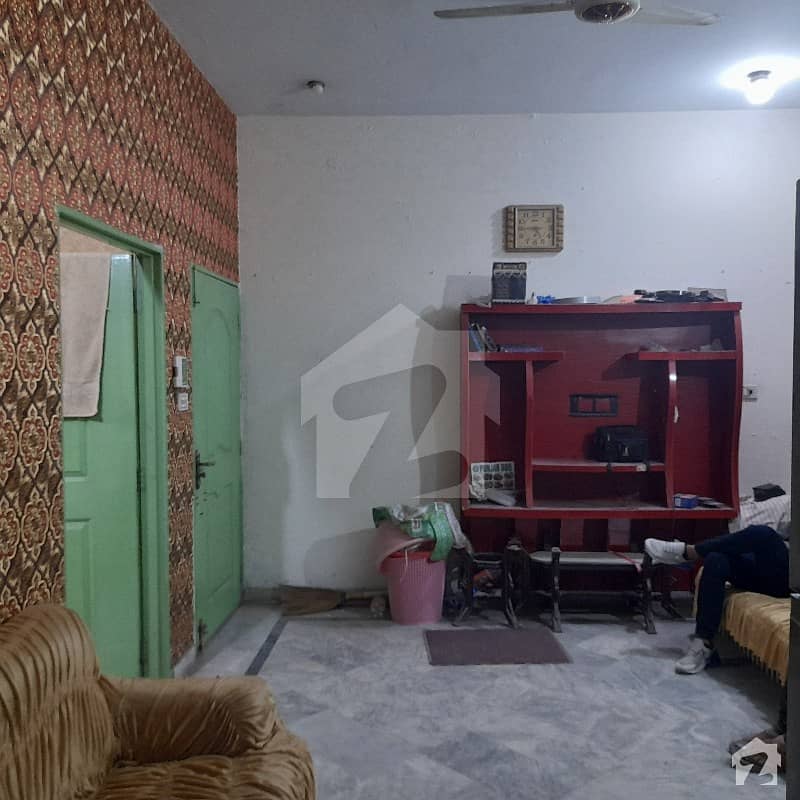 ڈوبن پورہ لاہور میں 2 کمروں کا 4 مرلہ فلیٹ 28 لاکھ میں برائے فروخت۔