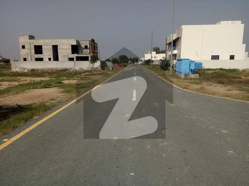 1 KANAL PLOT FOR SALE BLOCK T IN DHA PHASE 8 BEST LOCATION