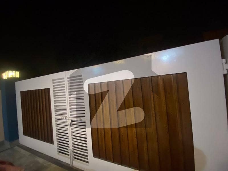 بحریہ ٹاؤن رفیع بلاک بحریہ ٹاؤن سیکٹر ای بحریہ ٹاؤن لاہور میں 7 کمروں کا 10 مرلہ مکان 3 کروڑ میں برائے فروخت۔