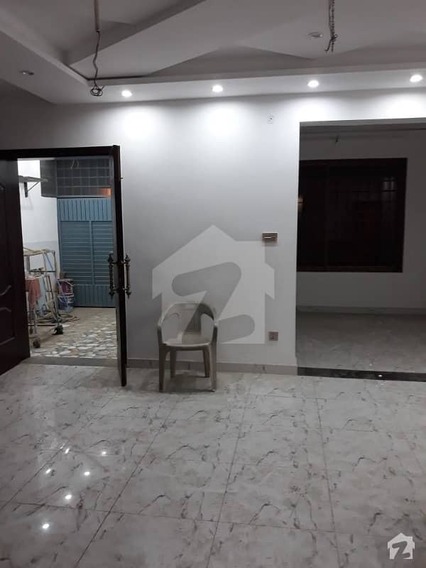ماڈل ٹاؤن لاہور میں 5 کمروں کا 5 مرلہ مکان 75 ہزار میں کرایہ پر دستیاب ہے۔