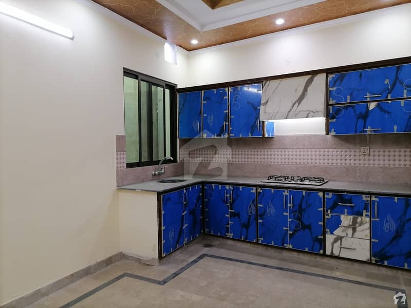 گُلِ دامِن لاہور میں 4 کمروں کا 5 مرلہ مکان 1.15 کروڑ میں برائے فروخت۔