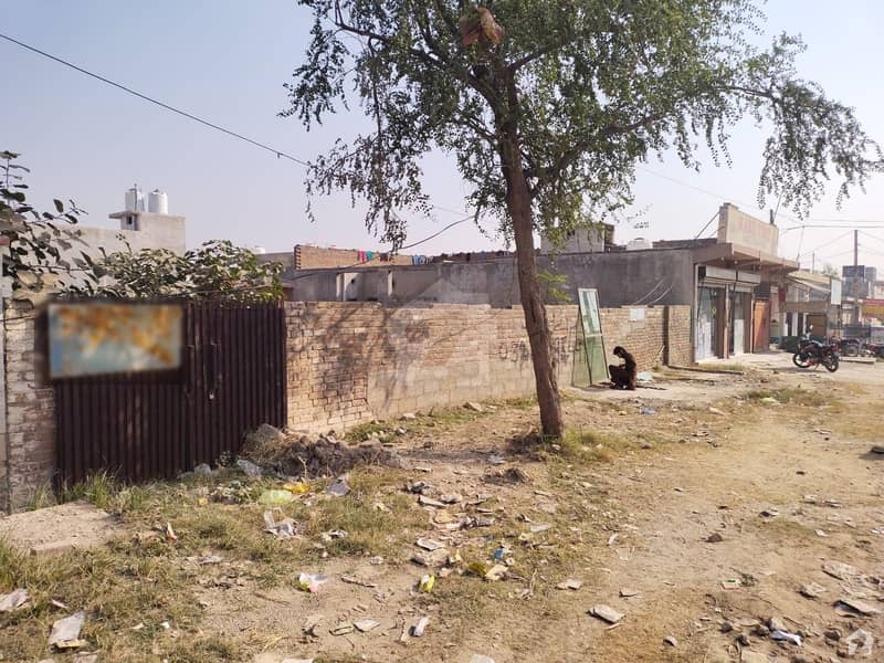 گلشنِ اقبال راولپنڈی میں 1 کنال کمرشل پلاٹ 2.5 کروڑ میں برائے فروخت۔