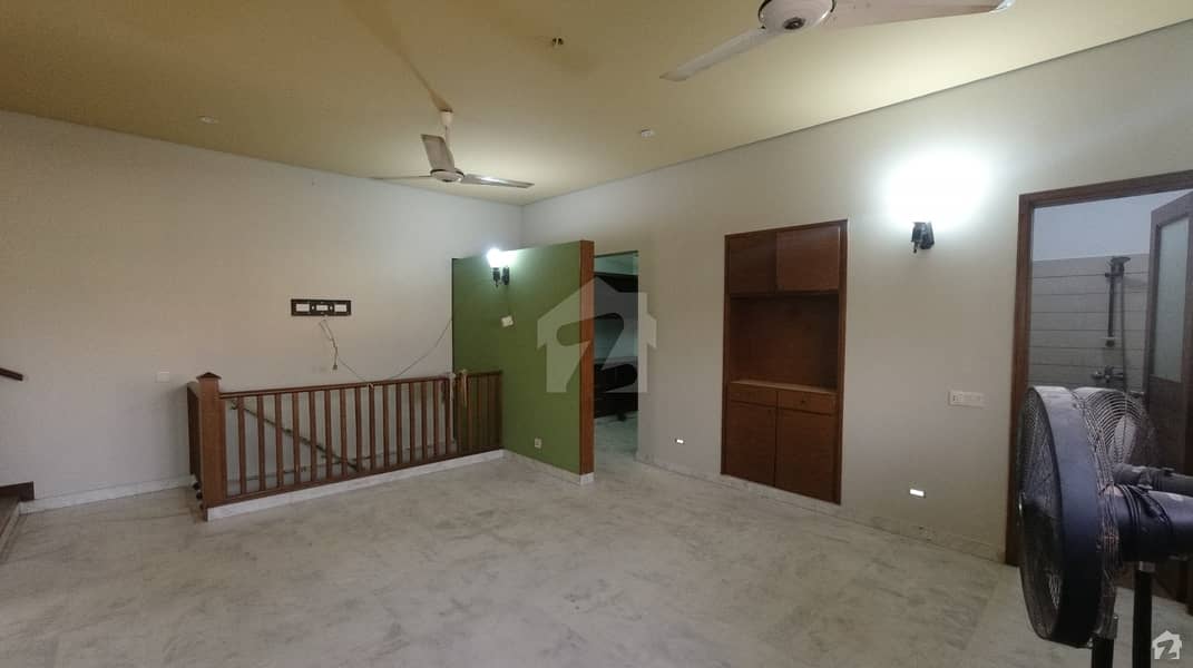 ڈی ایچ اے فیز 7 ایکسٹینشن ڈی ایچ اے ڈیفینس کراچی میں 4 کمروں کا 4 مرلہ مکان 3.4 کروڑ میں برائے فروخت۔