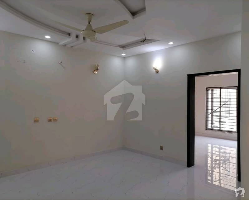 سوئی گیس سوسائٹی فیز 2 سوئی گیس ہاؤسنگ سوسائٹی لاہور میں 7 کمروں کا 1 کنال مکان 3.55 کروڑ میں برائے فروخت۔